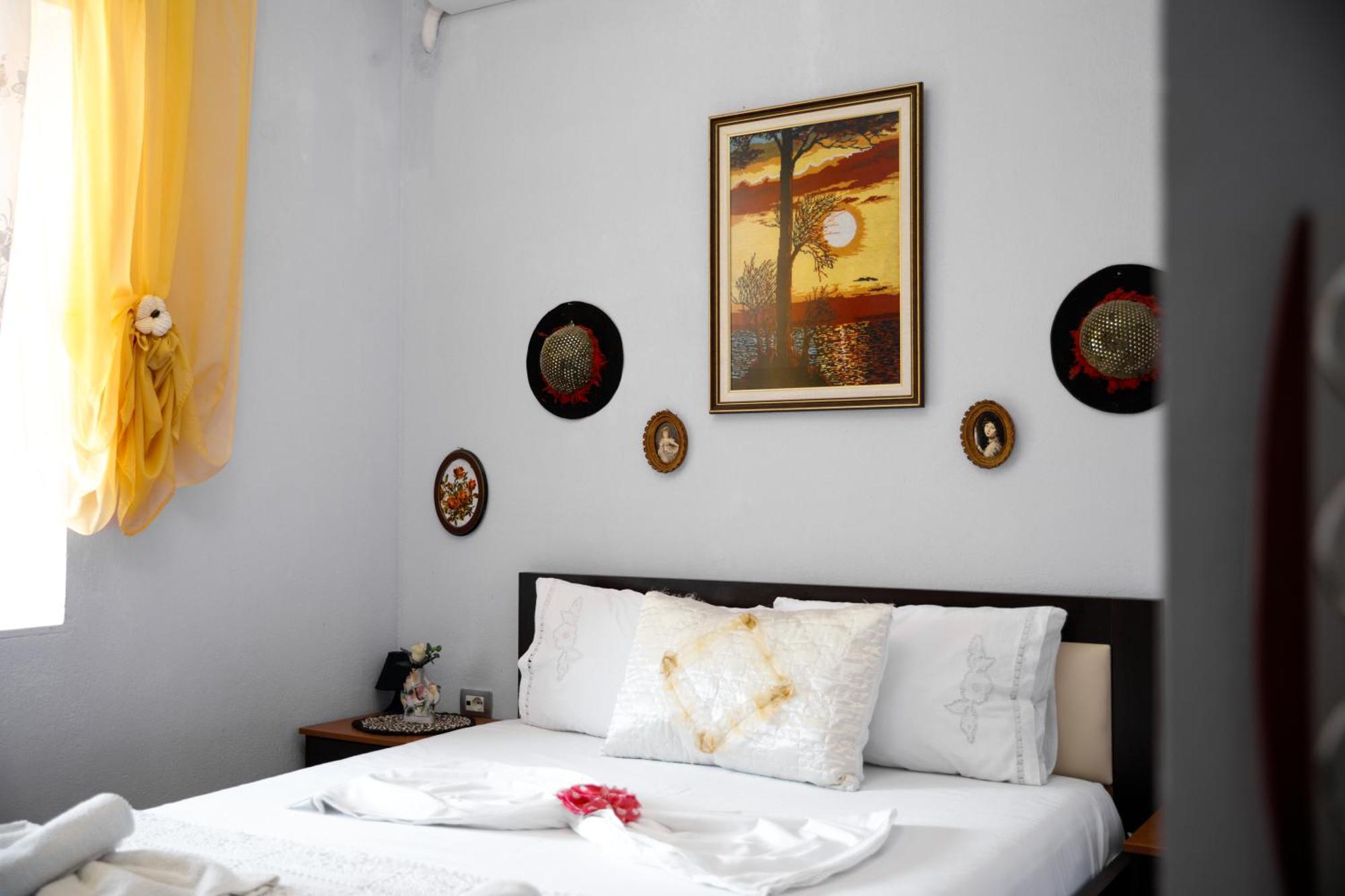 Leka Guesthouse Gjirokaster Exterior photo